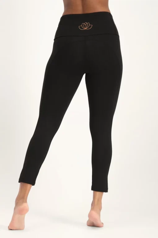 Surya Yoga Leggings 7/8 – Onyx Black from Urban Goddess