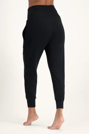 Bhumi Yogabroek – Onyx Black from Urban Goddess