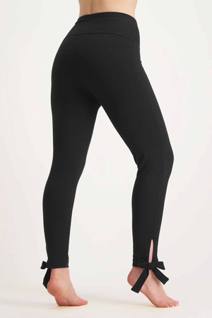 Svaha Yoga-Hose – Urban Black from Urban Goddess