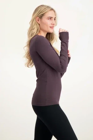 Namaste Core Yoga Longsleeve – Berry from Urban Goddess