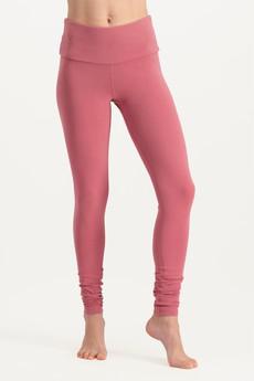 Satya Yoga Leggings – Hibiscus via Urban Goddess