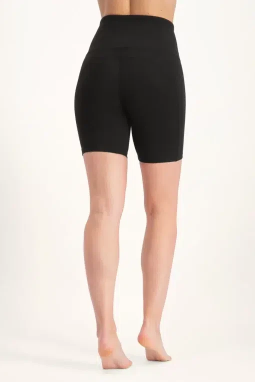 Yoga-Biker-Shorts Sati – Onyx Black from Urban Goddess