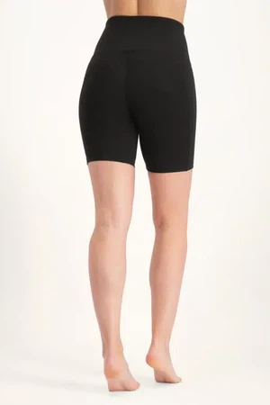 Yoga-Biker-Shorts Sati – Onyx Black from Urban Goddess