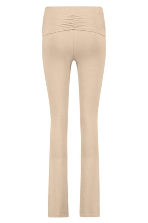 Pranafied Flare Broek – Sand from Urban Goddess