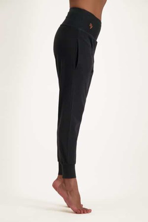 Bhumi Yoga-Hose – Urban Black from Urban Goddess