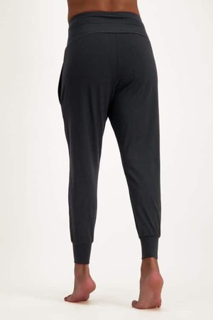 Bhumi Yoga-Hose – Urban Black from Urban Goddess