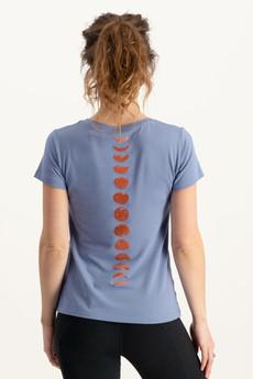 Luna Yoga Tee – Opal via Urban Goddess