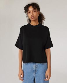 Aistis: Black Cotton T-shirt via Urbankissed