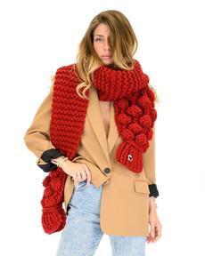 Bubble Ribbed Chunky Scarf - Red via Urbankissed