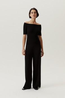 The Organic Cotton Off-the-shoulder Top - Black via Urbankissed