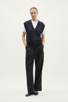 The Wool Tailored Pants With Pinces - Black via Urbankissed