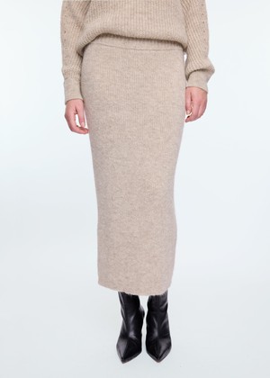 Soft knit skirt from Vanilia