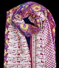 Kantha sjaal hergebruikte zijde Rood-Bruin-Oker motieven via Via India