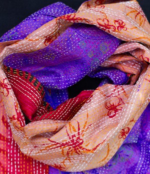 Kantha Sjaal zijde Paars-Rood tweezijdig draagbaar from Via India