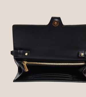 Luella Vegan Bio-Based Bamboo Leather Chain Purse in Black from Votch Luella Vegan Bio-Based Bamboo Leather Chain Purse in Black from Votch