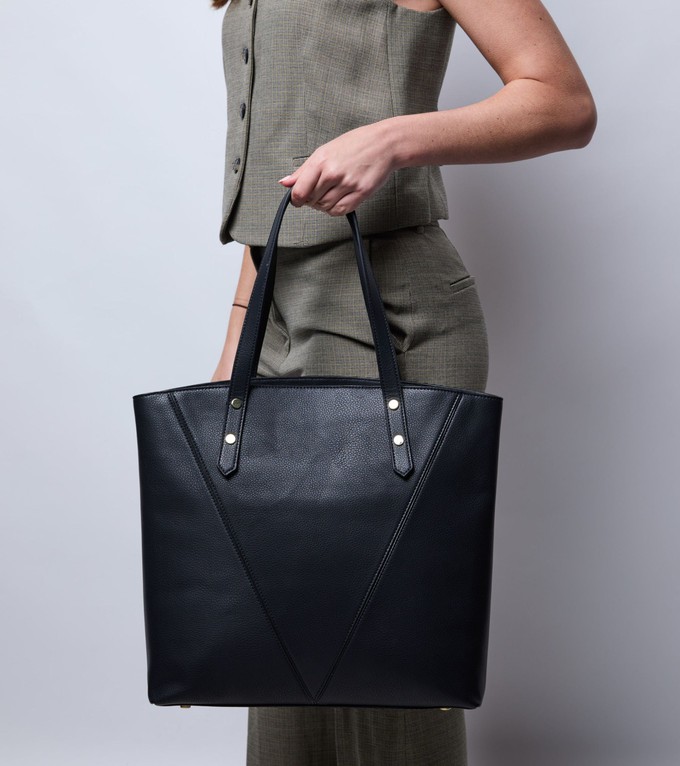 Honor Vegan Bio-Based Bamboo Leather Tote Bag in black from Votch