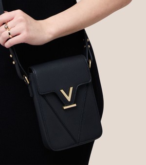 Luna Compact Vegan Bio-Based Bamboo Phone Bag in Black from Votch Luna Compact Vegan Bio-Based Bamboo Phone Bag in Black from Votch