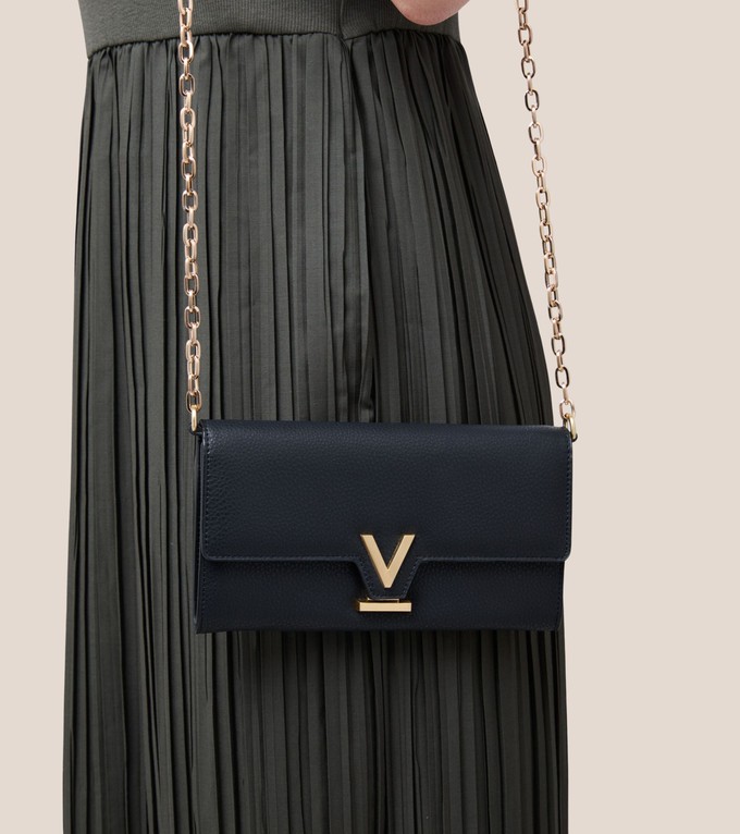 Luella Vegan Bio-Based Bamboo Leather Chain Purse in Black from Votch Luella Vegan Bio-Based Bamboo Leather Chain Purse in Black from Votch