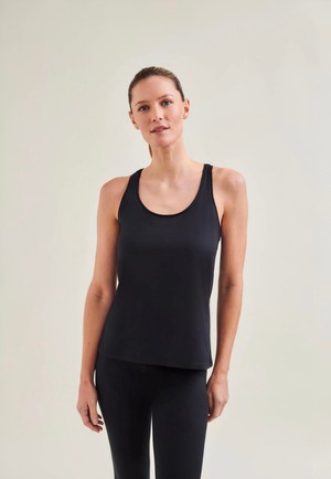 Racer Tank - Caviar Black from Wellicious