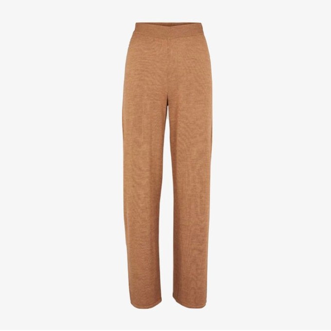 Gebreide Broek Vera | Basic Apparel | Bruin from WhatTheF