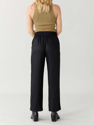 black Pants made from TENCEL™️ Lyocell from Yahmo